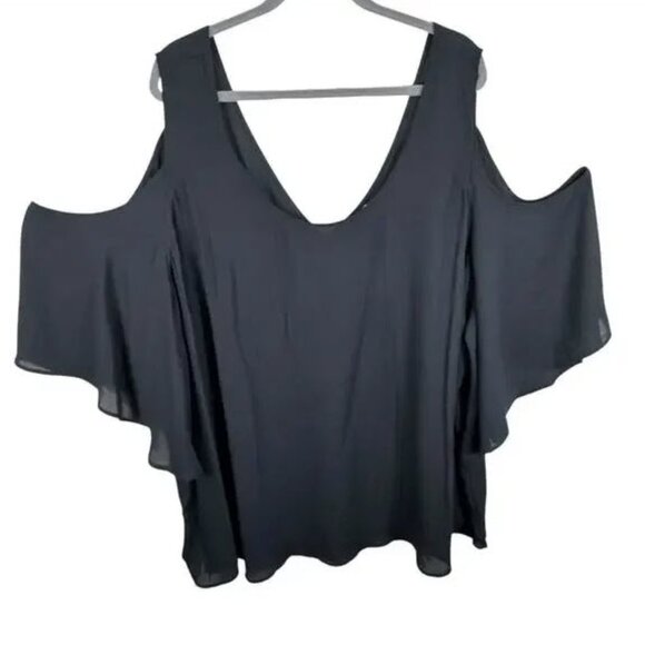 Torrid Women's Plus Size Black Chiffon Cold Shoulder Top- Size 4 4x 4xl  EUC - Picture 2 of 4